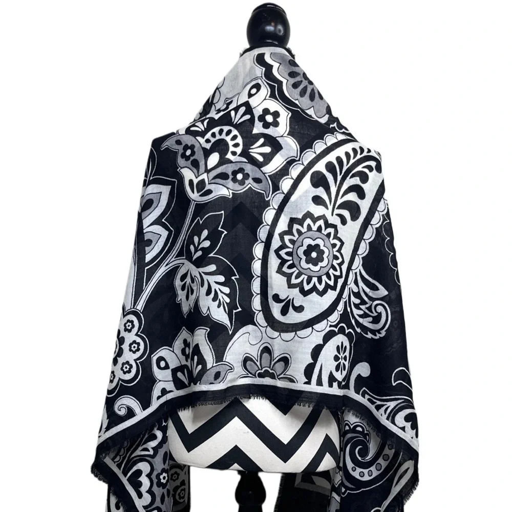 Vera Bradley Boho Paisley Print 100% Wool Scarf Wrap